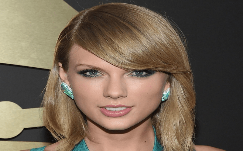 Top 7 best Taylor Swift short haircut looks